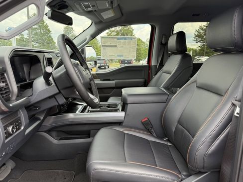 New 2026 Ford F250 Lariat w/ Black Appearance Package image 4