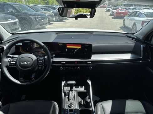 Used 2025 Kia Sorento S AWD/4WD image 13