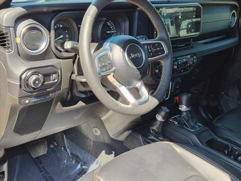 Used 2024 Jeep Wrangler Unlimited Sahara w/ Technology Group AWD/4WD image 10