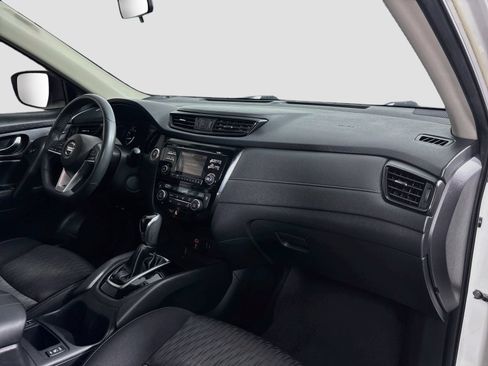 Used 2017 Nissan Rogue SV FWD image 27
