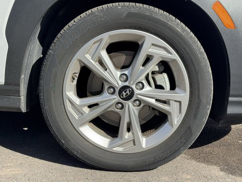 Used 2022 Hyundai Kona SEL w/ Convenience Package image 9