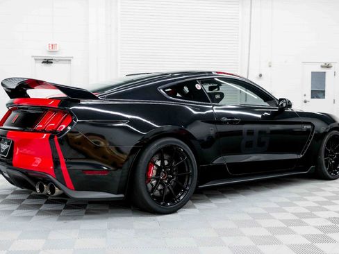 Used 2017 Ford Mustang Shelby GT350R w/ GT350R Equipment Group 920A RWD image 6