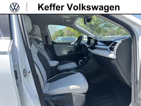New 2026 Volkswagen Taos SE FWD image 28