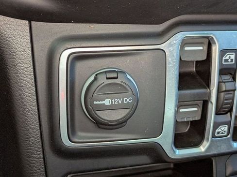 Used 2022 Jeep Wrangler Unlimited Sport image 21