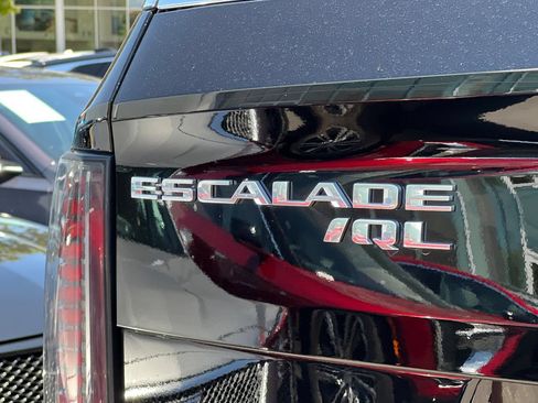 Used 2026 Cadillac Escalade IQL Luxury AWD/4WD image 48