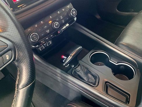 Used 2024 Dodge Durango GT image 11