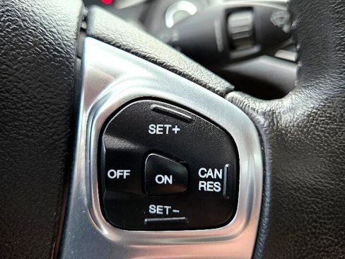 Used 2016 Ford Fiesta Titanium image 24