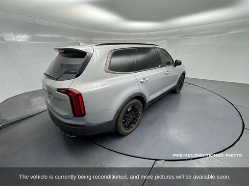 Used 2022 Kia Telluride SX w/ SX Prestige Package AWD/4WD image 5