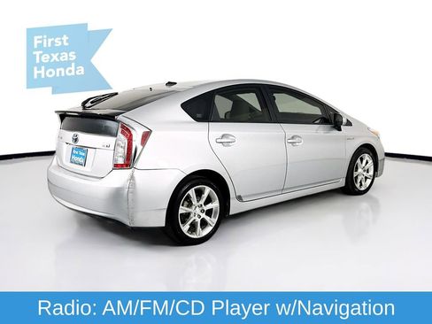 Used 2014 Toyota Prius Three image 7
