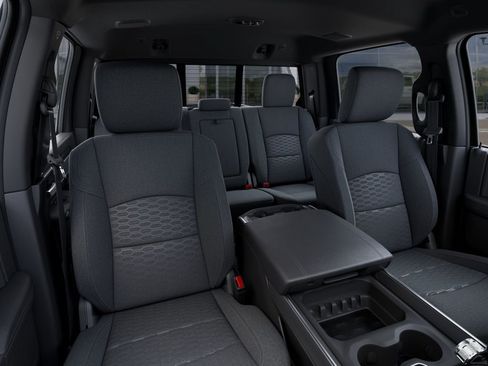 New 2026 RAM 2500 Big Horn AWD/4WD image 18