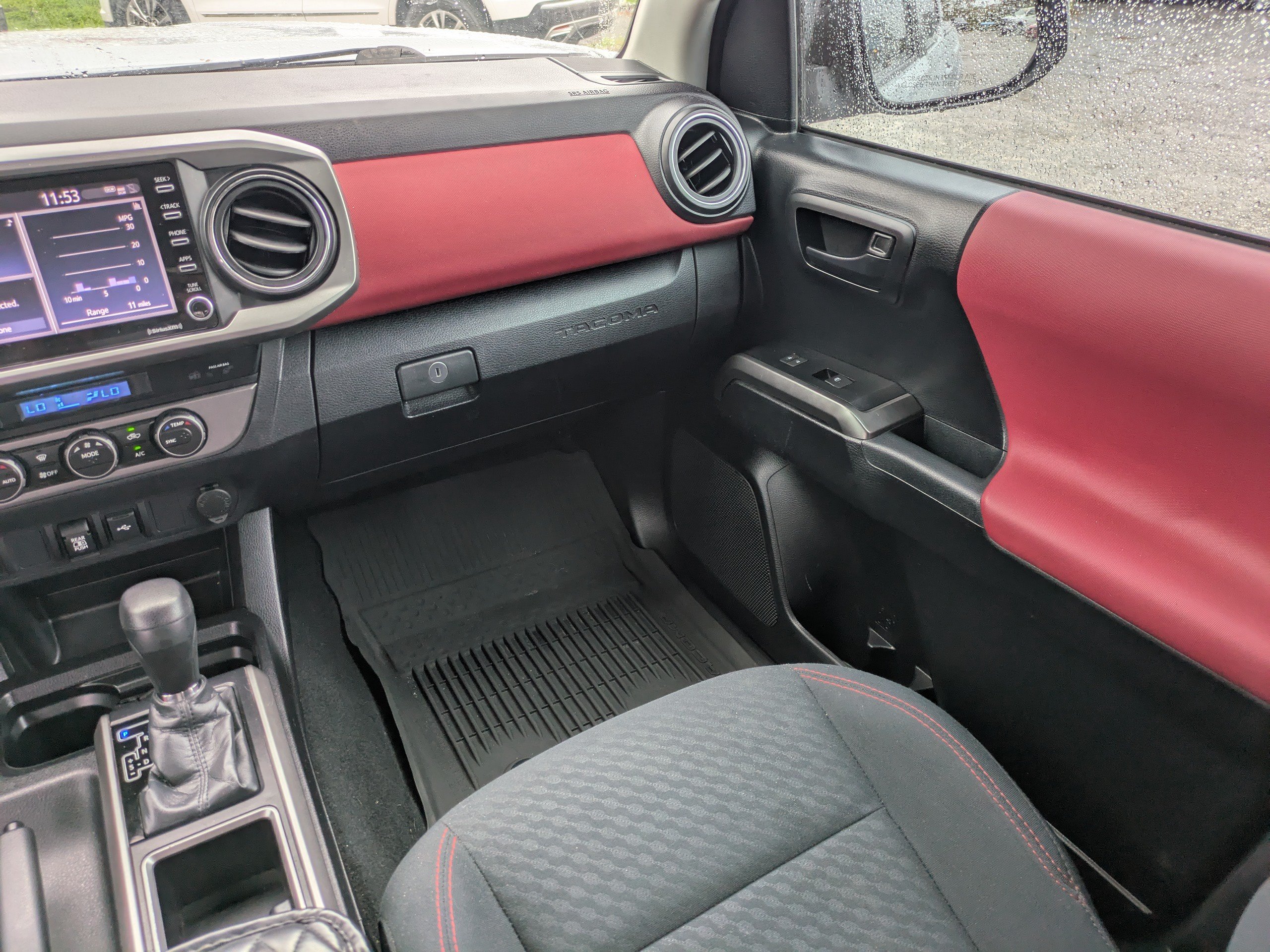 Used 2021 Toyota Tacoma SR5 AWD/4WD image 16