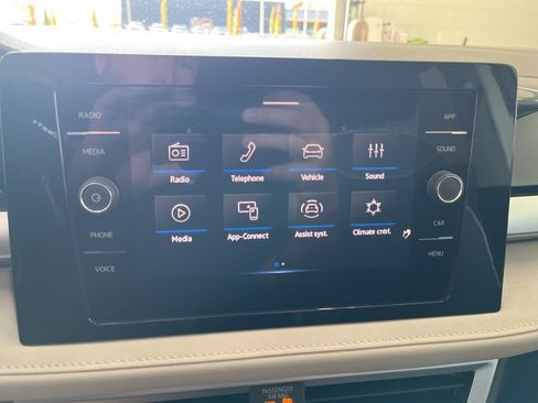 New 2026 Volkswagen Taos SE AWD/4WD image 21