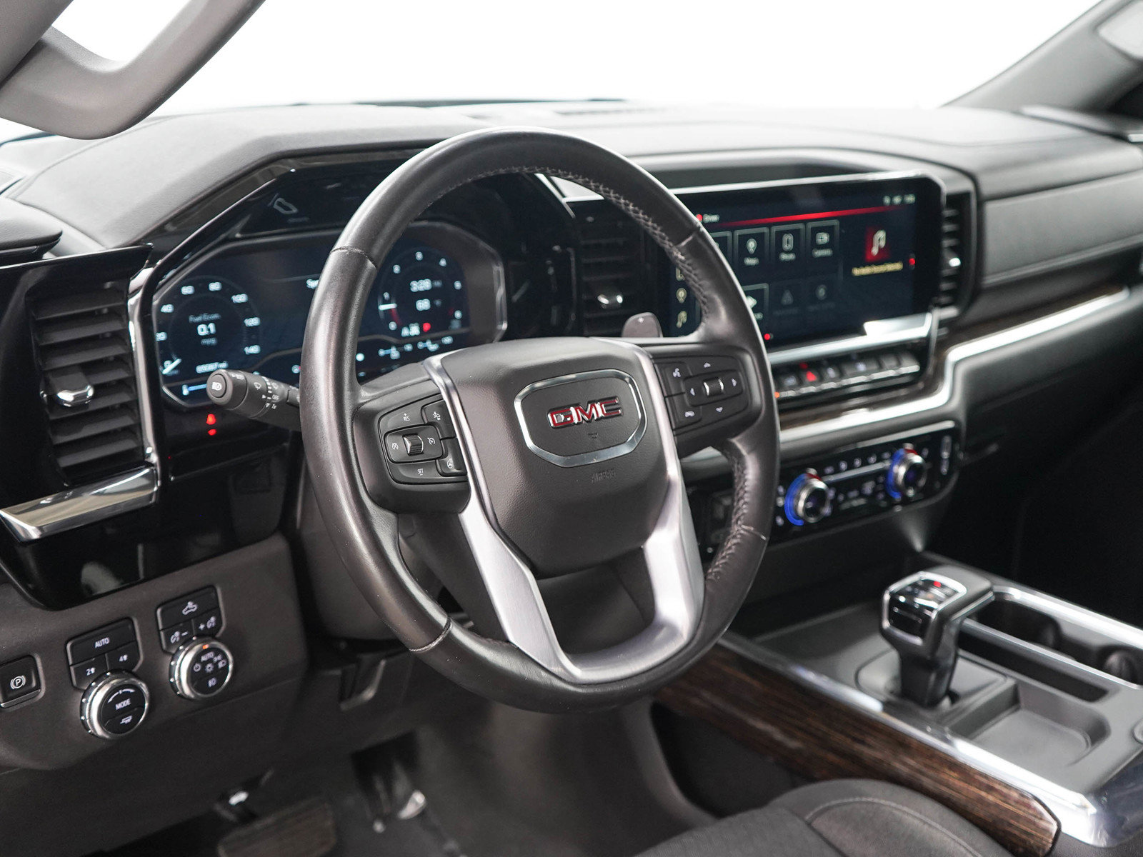 Used 2022 GMC Sierra 1500 Elevation w/ LPO, Elevation Black Package AWD/4WD image 19
