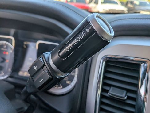 Used 2019 Nissan Titan PRO-4X w/ Pro-4x Convenience Package AWD/4WD image 33