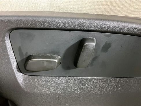 Used 2023 Buick Envision Preferred FWD image 32