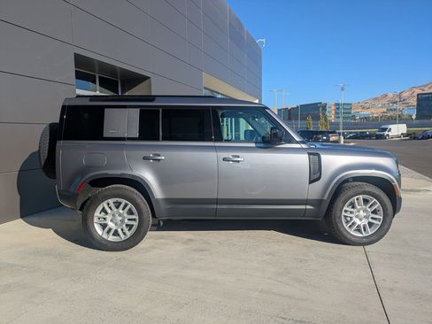 Used 2024 Land Rover Defender 110 S image 5