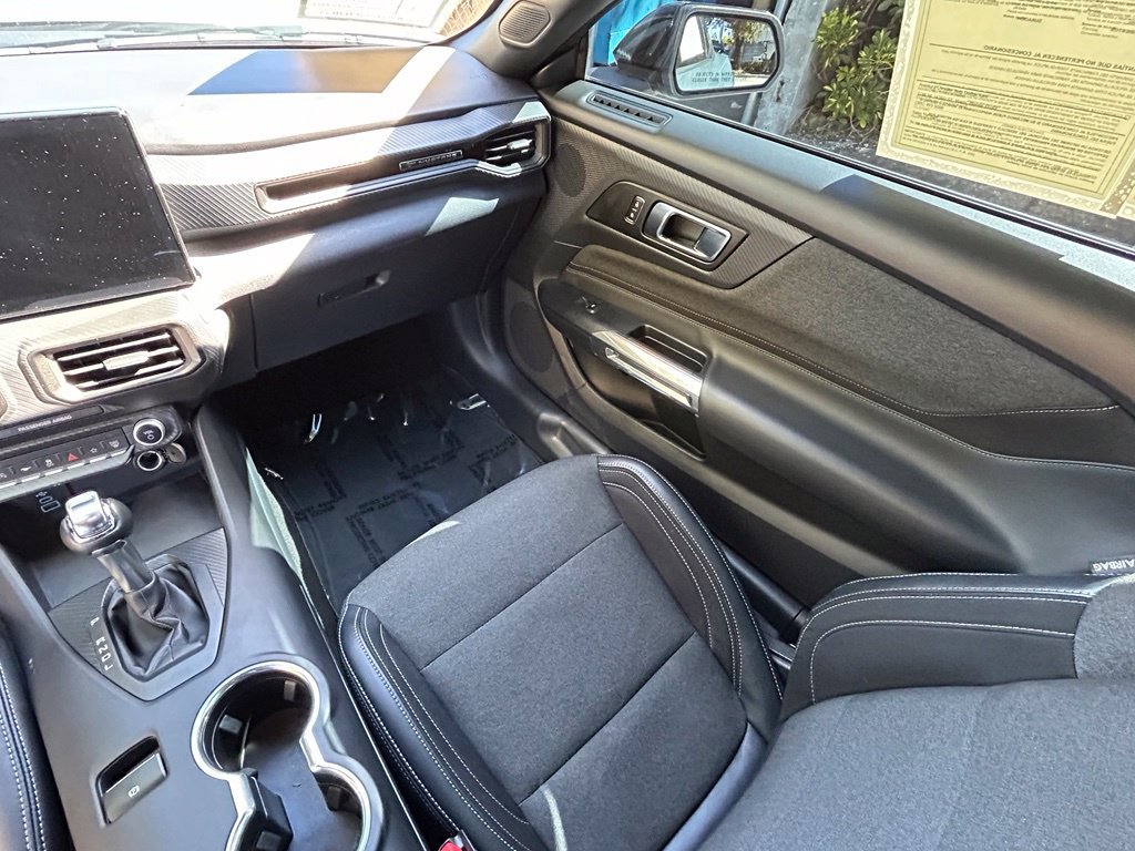 Used 2025 Ford Mustang Coupe RWD image 11
