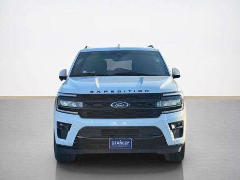 Used 2023 Ford Expedition Limited RWD image 2