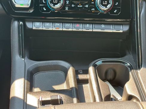 Used 2024 GMC Sierra 2500 AT4 w/ AT4 Premium Plus Package image 21