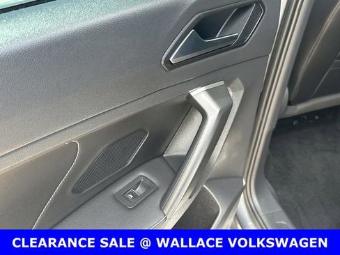 Certified 2022 Volkswagen Tiguan SE FWD image 13