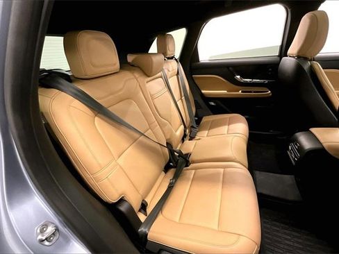 Used 2022 Lincoln Corsair Reserve w/ Luxury Package image 23