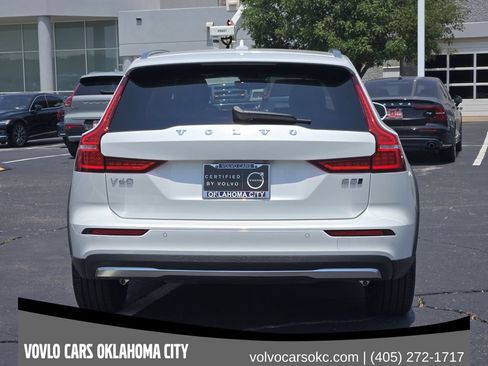 Certified 2026 Volvo V60 B5 Cross Country Plus w/ Climate Package AWD/4WD image 6
