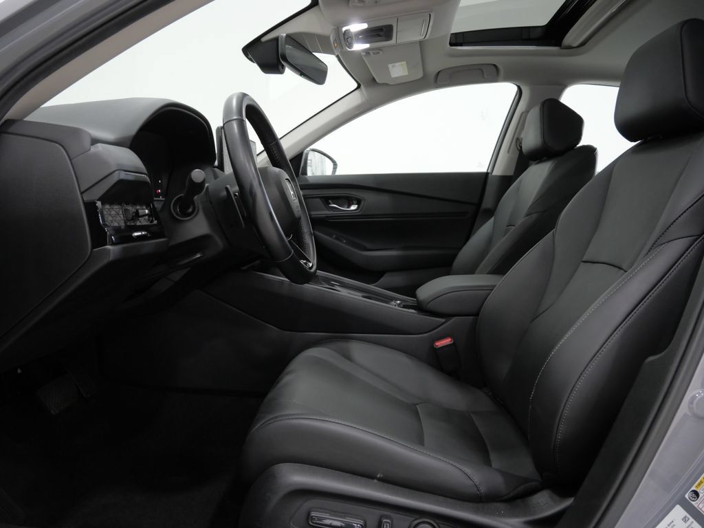 Used 2025 Honda Accord EX-L image 13