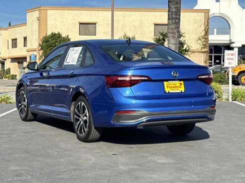 Certified 2024 Volkswagen Jetta Sport image 3