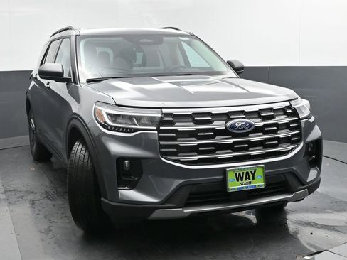 New 2026 Ford Explorer Active w/ Active Comfort Package AWD/4WD image 9