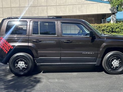 Used 2014 Jeep Patriot Sport w/ Power Value Group image 5