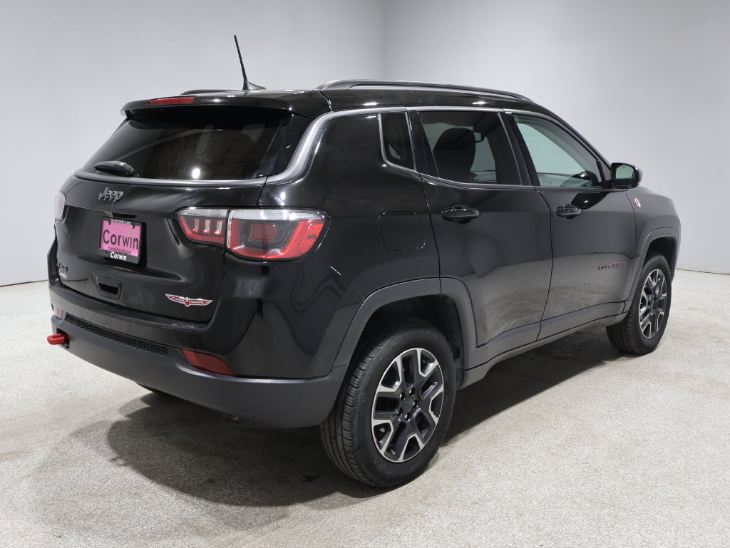 Used 2018 Jeep Compass Trailhawk w/ Cold Weather Group AWD/4WD image 2