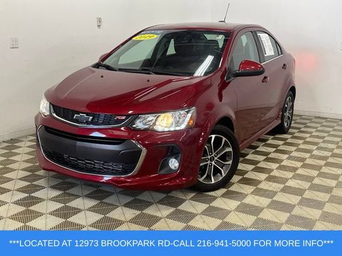 Used 2019 Chevrolet Sonic LT w/ Convenience Package FWD image 1