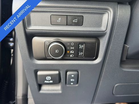 Used 2023 Ford Expedition Limited image 28