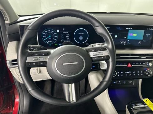 Used 2025 Hyundai Tucson Limited image 14