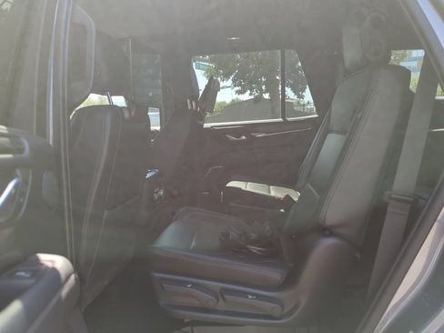 Used 2021 GMC Yukon Denali AWD/4WD image 9