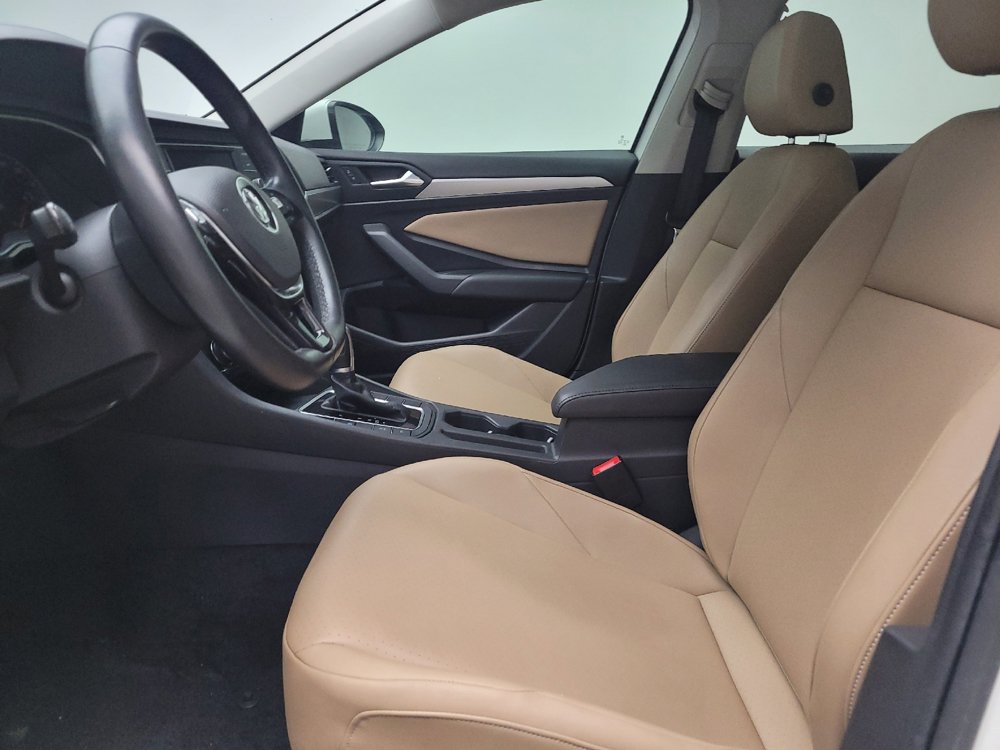 Used 2019 Volkswagen Jetta SE w/ Cold Weather Package FWD image 17