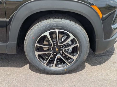 Used 2025 Chevrolet TrailBlazer LT AWD/4WD image 11