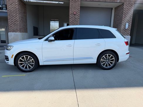 Used 2017 Audi Q7 3.0T Prestige w/ Prestige Package AWD/4WD image 4