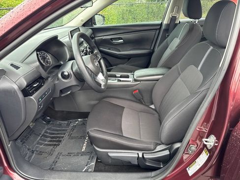 Used 2024 Nissan Sentra SV FWD image 13