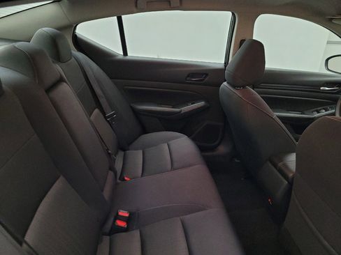 Used 2025 Nissan Altima 2.5 SV FWD image 19