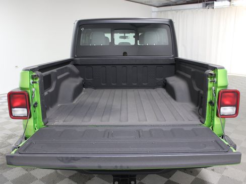 Used 2025 Jeep Gladiator Sport AWD/4WD image 22