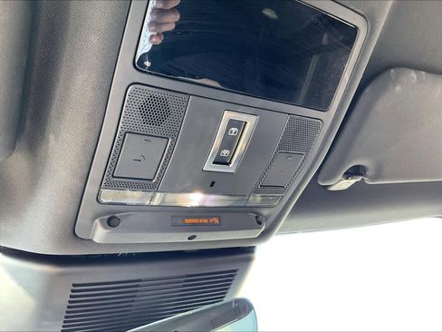 Used 2024 Jaguar E-PACE R-Dynamic SE image 38