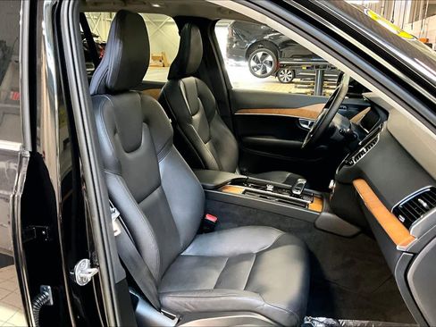 Used 2023 Volvo XC90 B6 Plus w/ Protection Package Premier AWD/4WD image 8