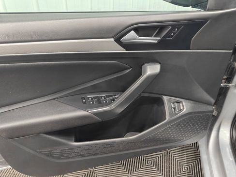 Used 2021 Volkswagen Jetta SE FWD image 31