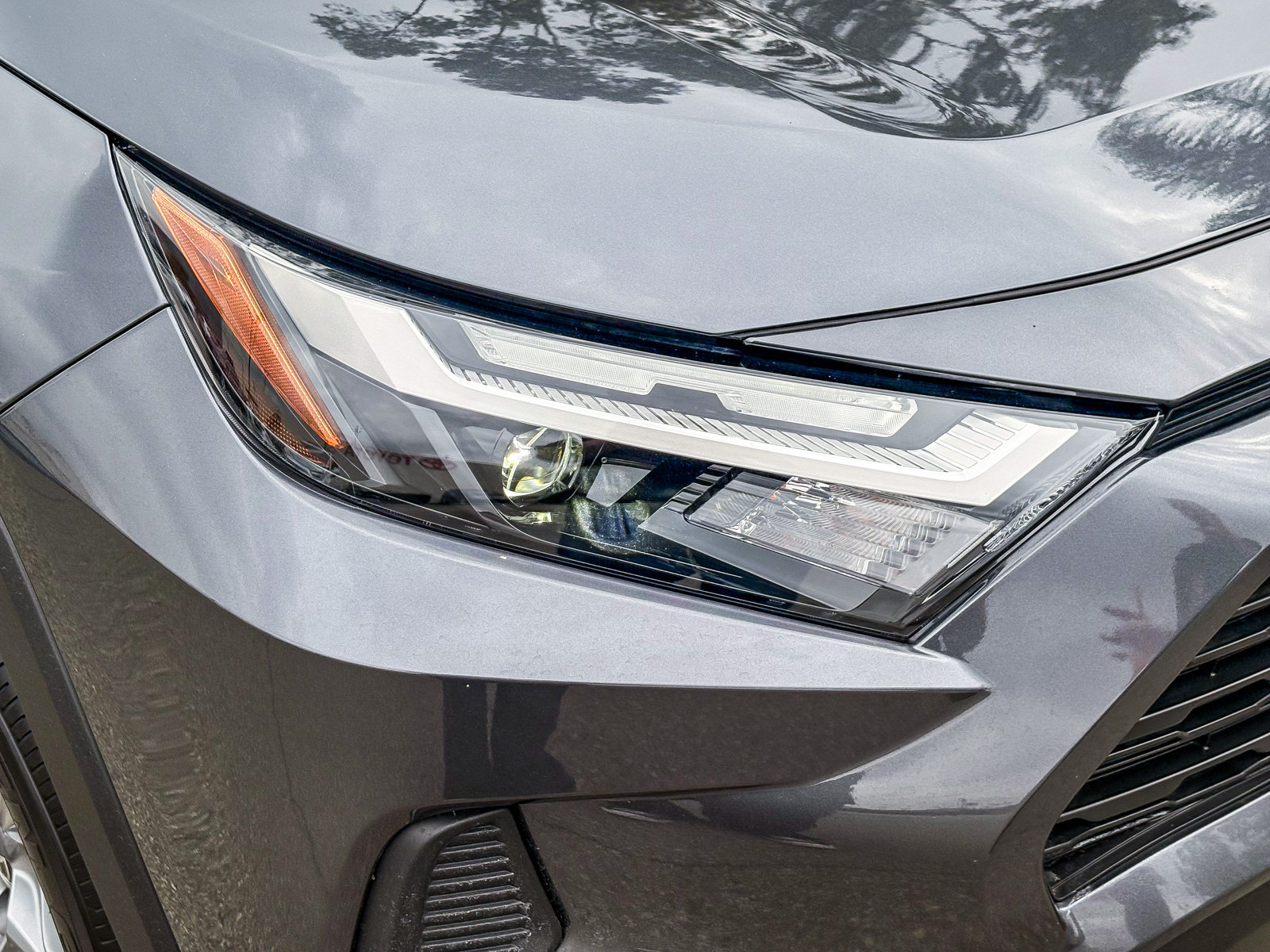 Certified 2025 Toyota RAV4 LE AWD/4WD image 4