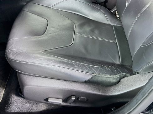 Used 2015 Ford Focus SE image 18