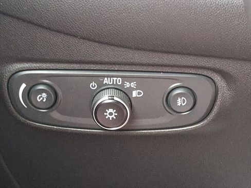 Used 2021 Chevrolet Equinox LT AWD/4WD image 24