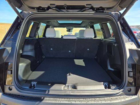 New 2026 Jeep Cherokee Overland w/ Advanced Pro Tech Group AWD/4WD image 30