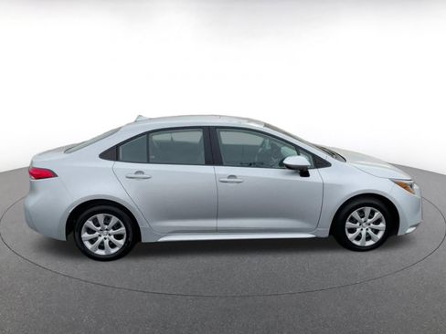 Used 2025 Toyota Corolla LE image 16