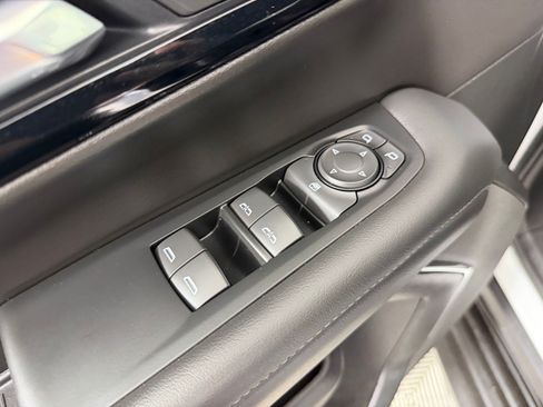 Used 2025 Chevrolet Tahoe LT AWD/4WD image 11